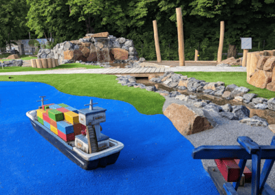 AdventureMinigolfDuisburgBahn_Schiff